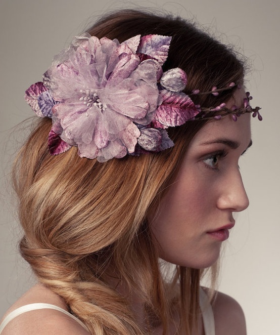 Have an Elegant Wedding Hairstyle with Beautiful Headbands