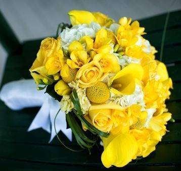 Great Flower Choices by Color: The Wedding Bouquet