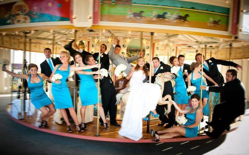 6 Hilarious and Unique Bridal Party Photos