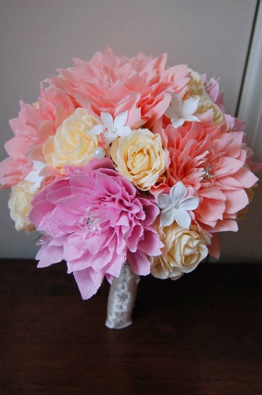 Artificial Bouquet Ideas for a Valentine’s Day Wedding