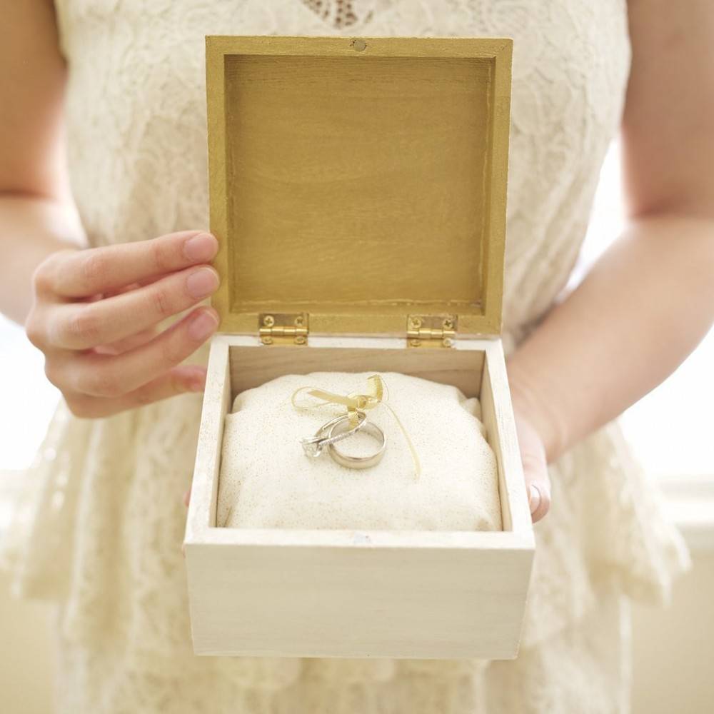 Elegant Wedding Ring Pillow Alternative: The Wedding Box
