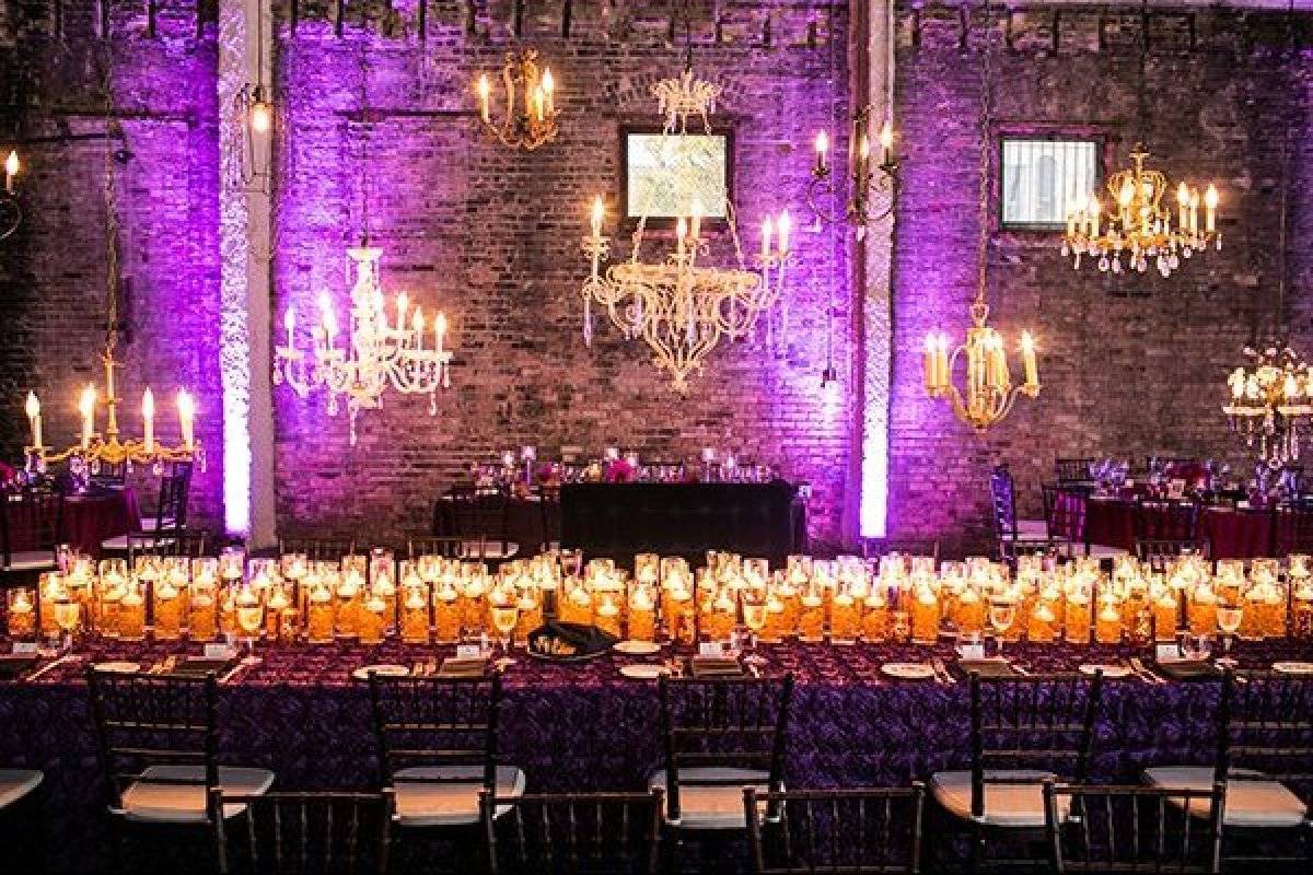 Add Some Wow to Your Wedding Using Candles
