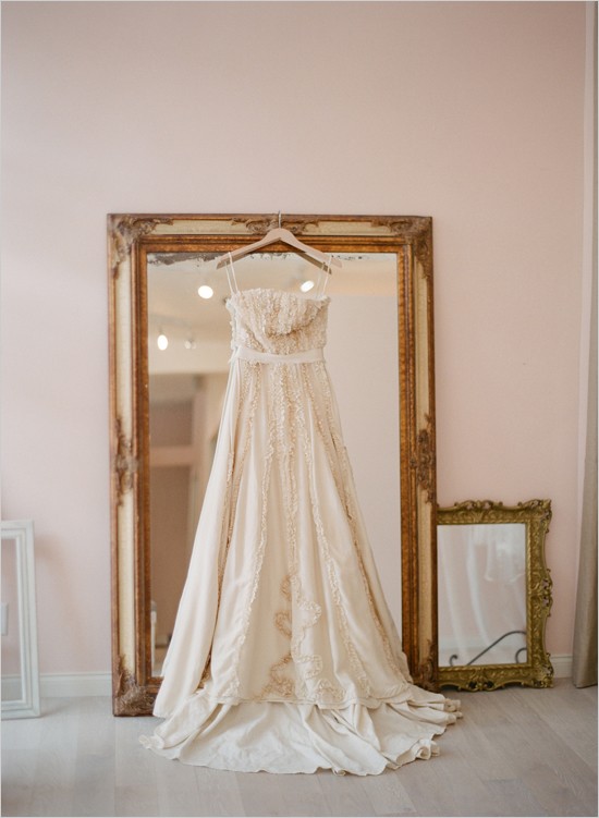 What to Do When You Can’t Afford a Wedding Dress What to Do When You Can’t Afford a Wedding Dress