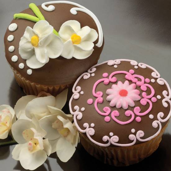 Wedding Cupcakes: Yay or Nay? Floral Fondant Cupcakes