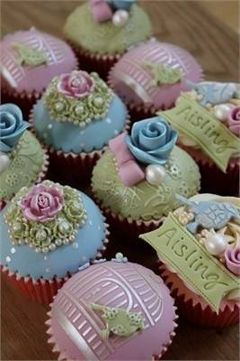 Pastel Vintage Cupcakes