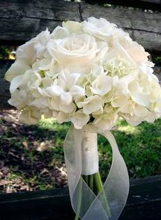 Great Flower Choices by Color: The Wedding Bouquet