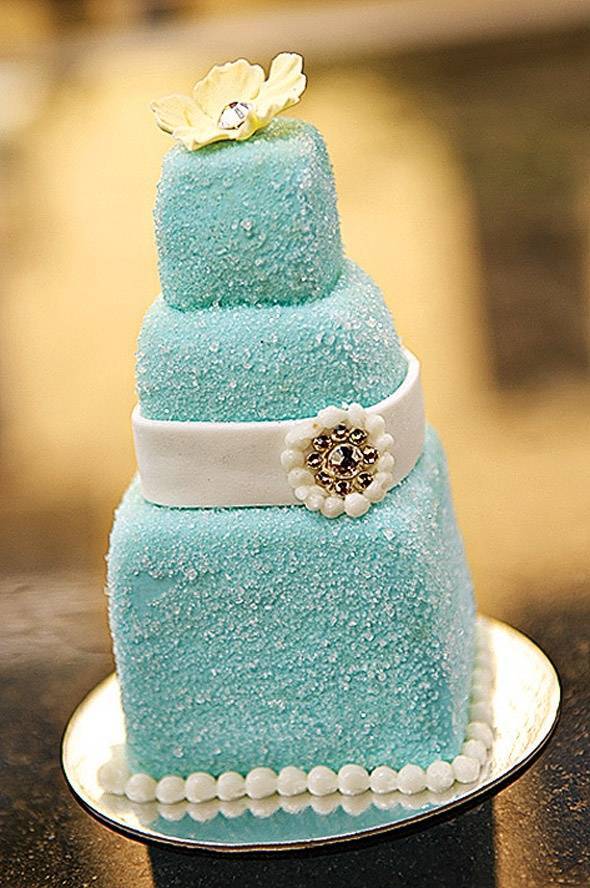 Stunning Tiffany Blue Wedding Cakes Frosty Tiffany Blue Wedding Cake