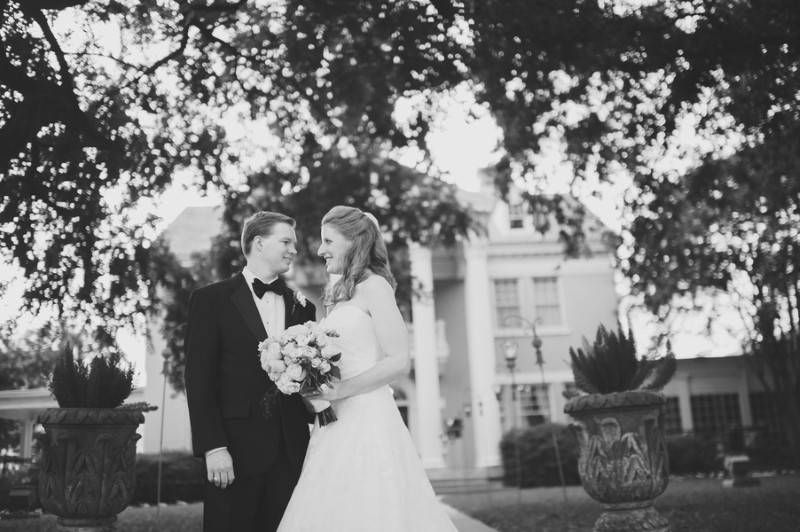 Davis_Callison_Anna_Smith_Photography_annasmithphotographyalisonandjohndallastexasweddingatstlukesandbelomansion40_low