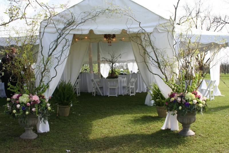 Tips for Pulling Off an Elegant Tent Wedding