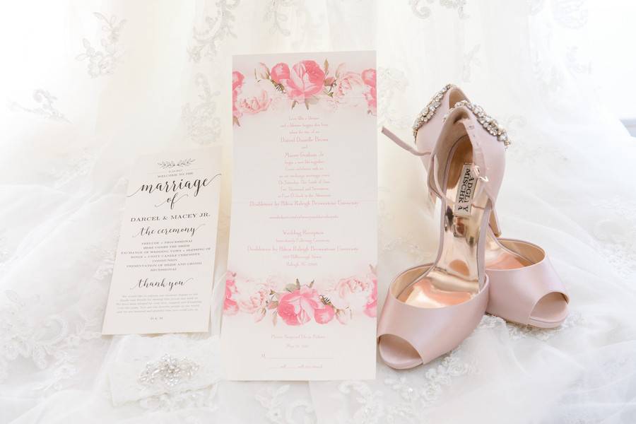 Classy Wedding with Gorgeous Blush and Gold Tones