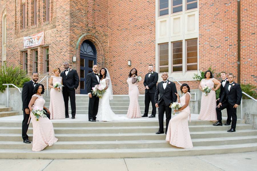 Classy Wedding with Gorgeous Blush and Gold Tones