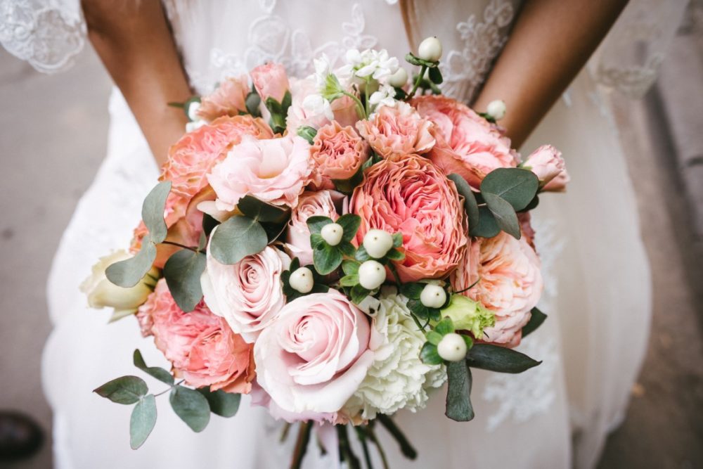 8 Ways To Stretch Your Wedding Flowers Budget